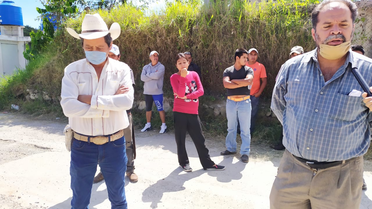 Pleito por tala en Huauchinango termina en comida con pollo y refresco