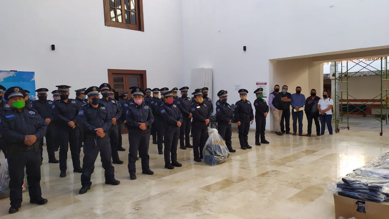 Logran policías de Huauchinango aumento en seguro y estímulos