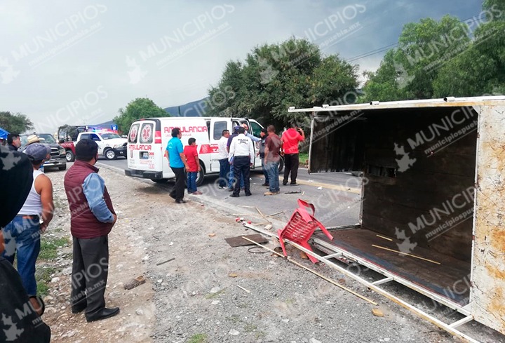 Saldo de 3 lesionados deja aparatoso accidente en Tecamachalco