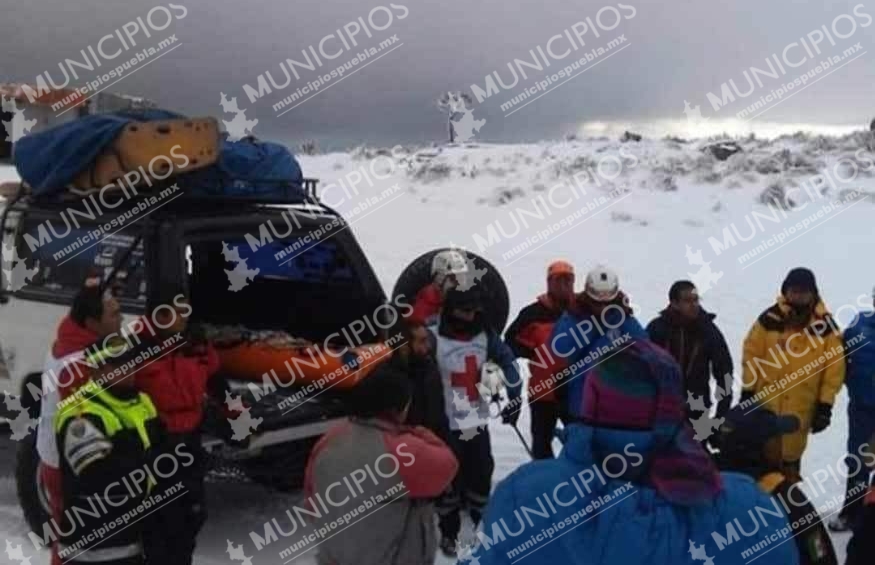 Muere alpinista de 68 años en el Citlaltépetl, su hijo está lesionado