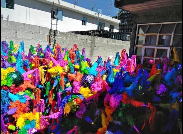 Poblanos renuncian a las posadas y se cae venta de piñatas