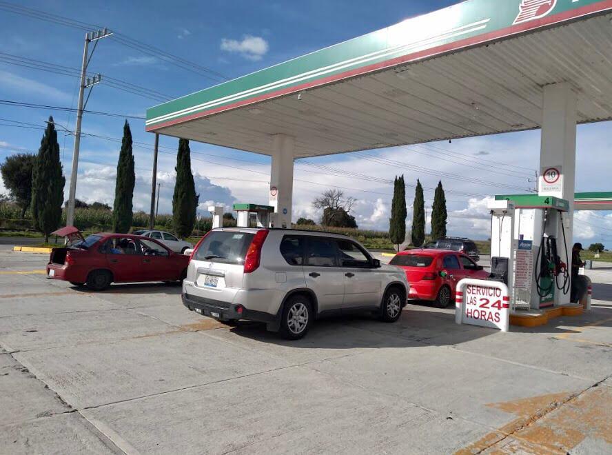  Reportan la gasolina magna a menos de 18 pesos el litro en Acajete