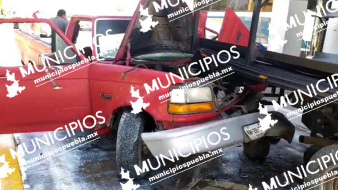 Camioneta sin frenos choca por alcance sobre autopista Tlaxcala - Texmelucan