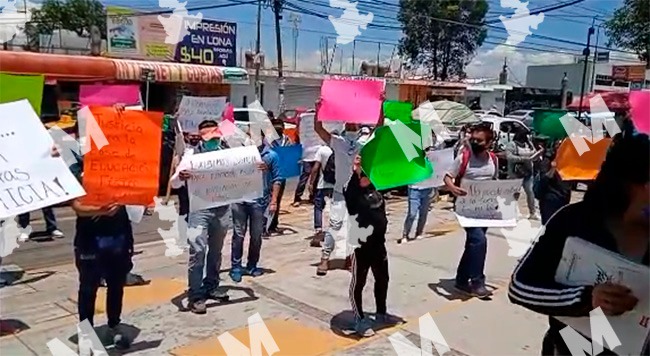 VIDEO Maestros exigen plazas frente a la SEP 
