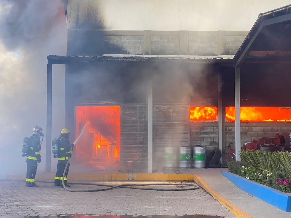 Controlan incendio en Servicios Públicos municipales de San Andrés Cholula