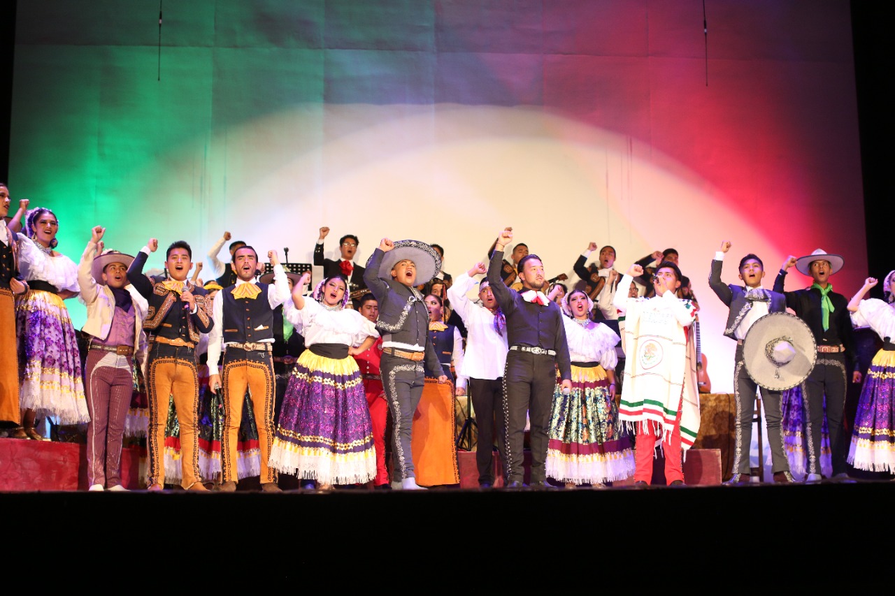 Al son de los cocuyos Antorcha abarrota Teatro de la Ciudad