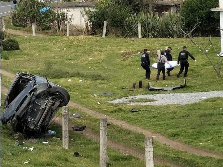 Fuerte accidente en Atempan, deja dos jóvenes muertos