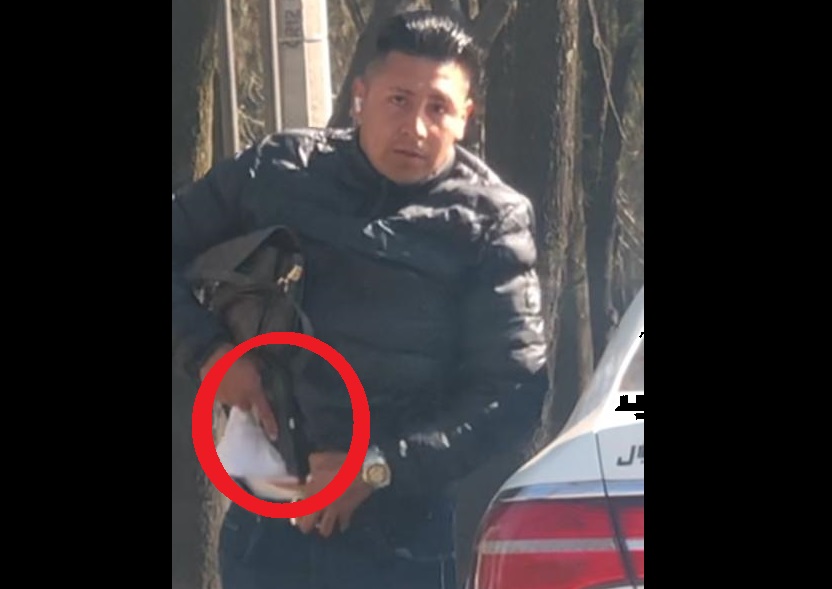 VIDEO Trae pistola: graban asalto a automovilista en pleno día en CDMX