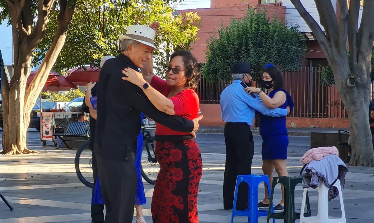 DIF ofrece taller gratuito de baile de salón para adultos mayores