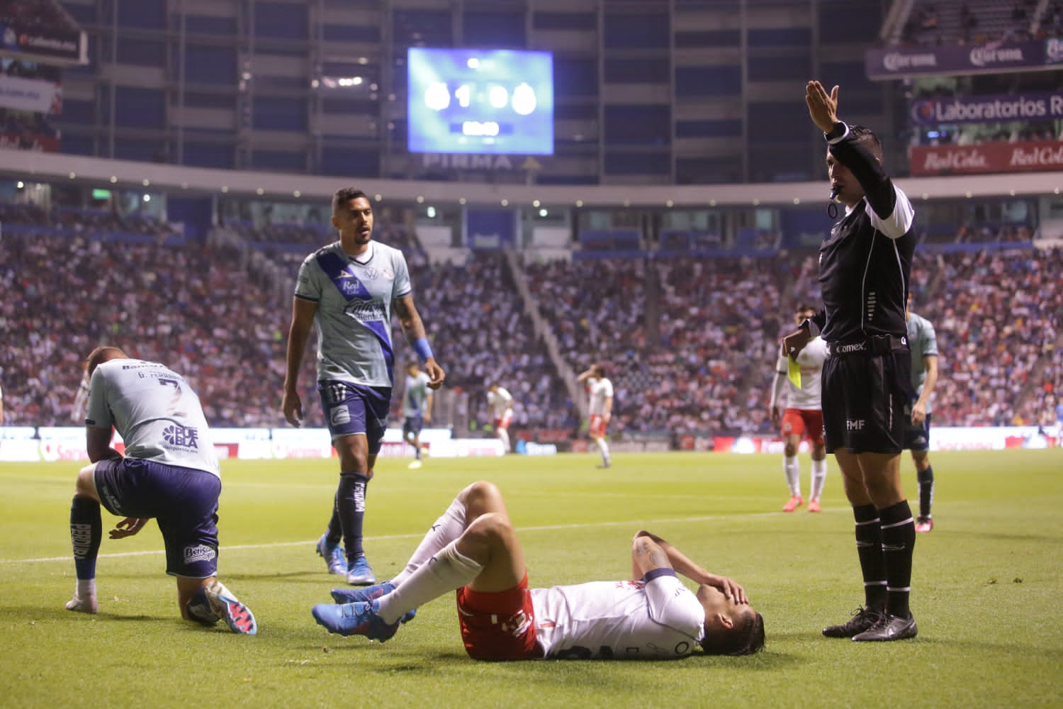 Puebla le corta la racha de triunfos a Chivas en el Cuahtémoc