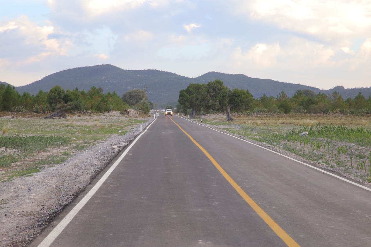 Lanzan licitación para rehabilitación de dos carreteras en la Mixteca poblana