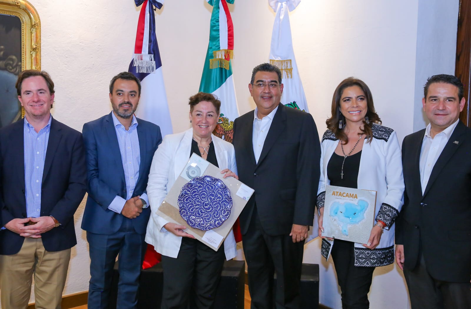 Céspedes se reúne con Beatriz Sánchez Muñoz, embajadora de Chile en México