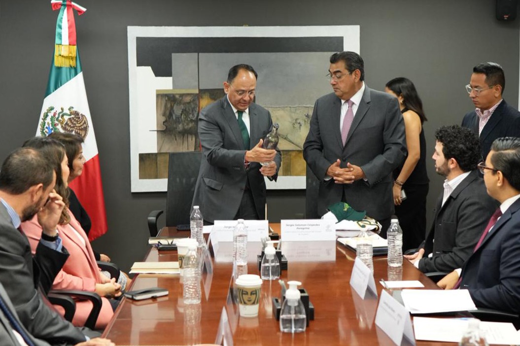 Promueve gobierno de Sergio Salomón mezcal poblano en EU