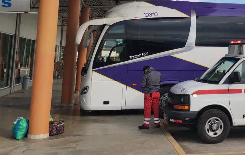 Muere una persona en un autobús al llegar a Huauchinango