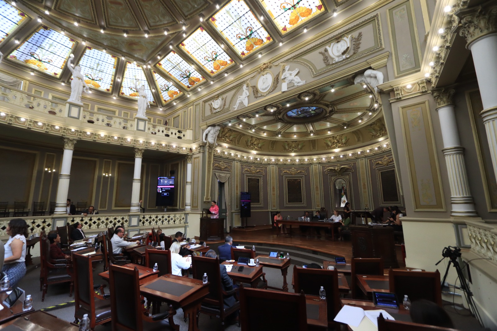 PAN va por iniciativa que obligue a diputados locales con licencia dejar a sus suplentes   