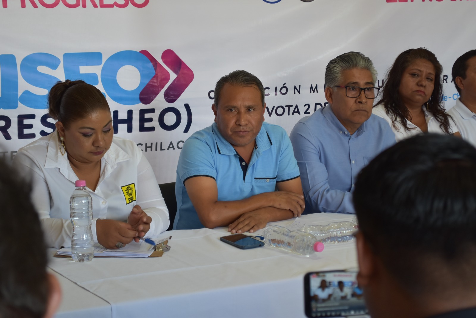 Promete Eliseo Flores atender el campo de San Gabriel Chilac