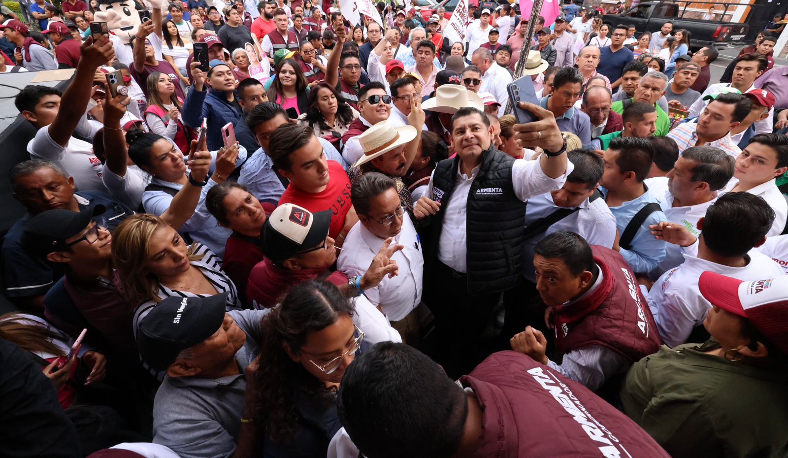 Agua potable y obra comunitaria para las juntas auxiliares de Puebla: Armenta