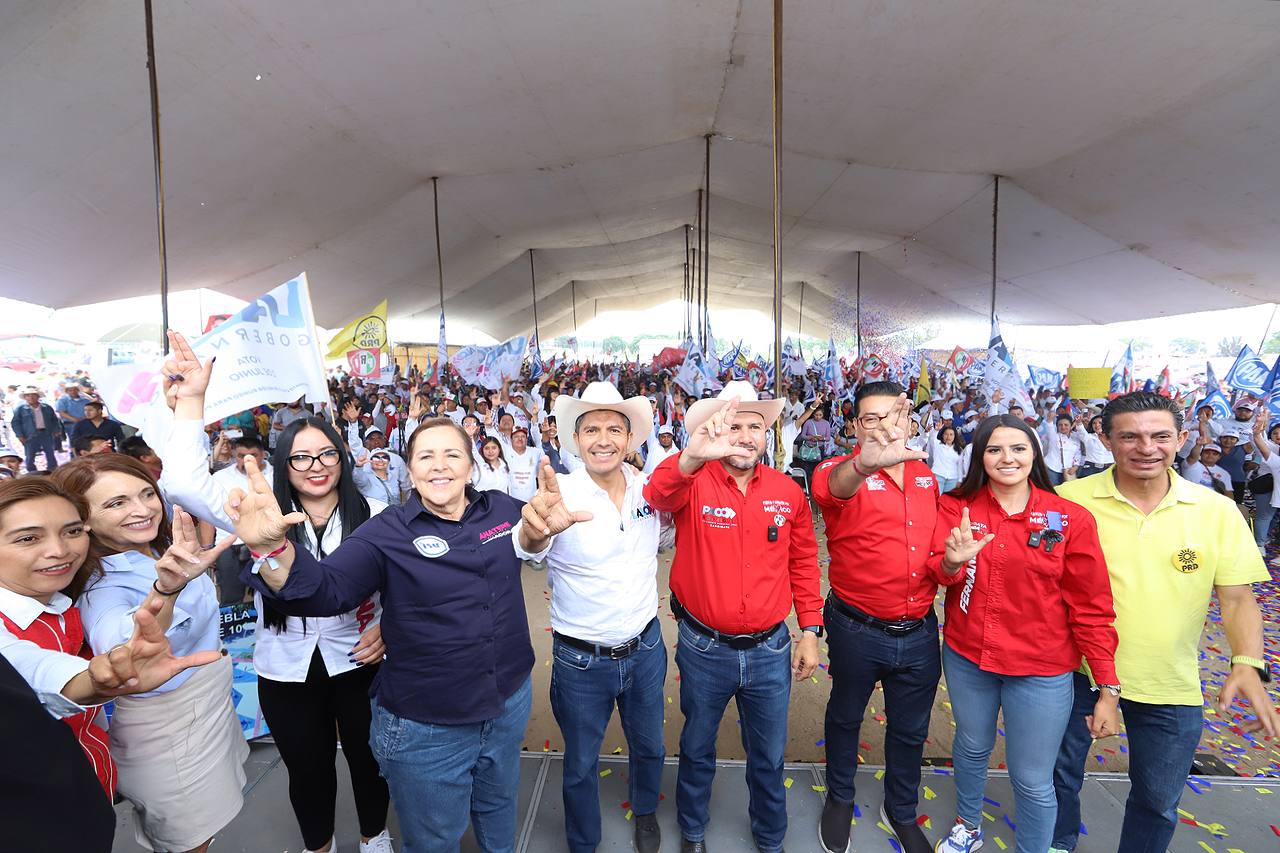 Eduardo Rivera se compromete a impulsar el campo en Atempan y Libres