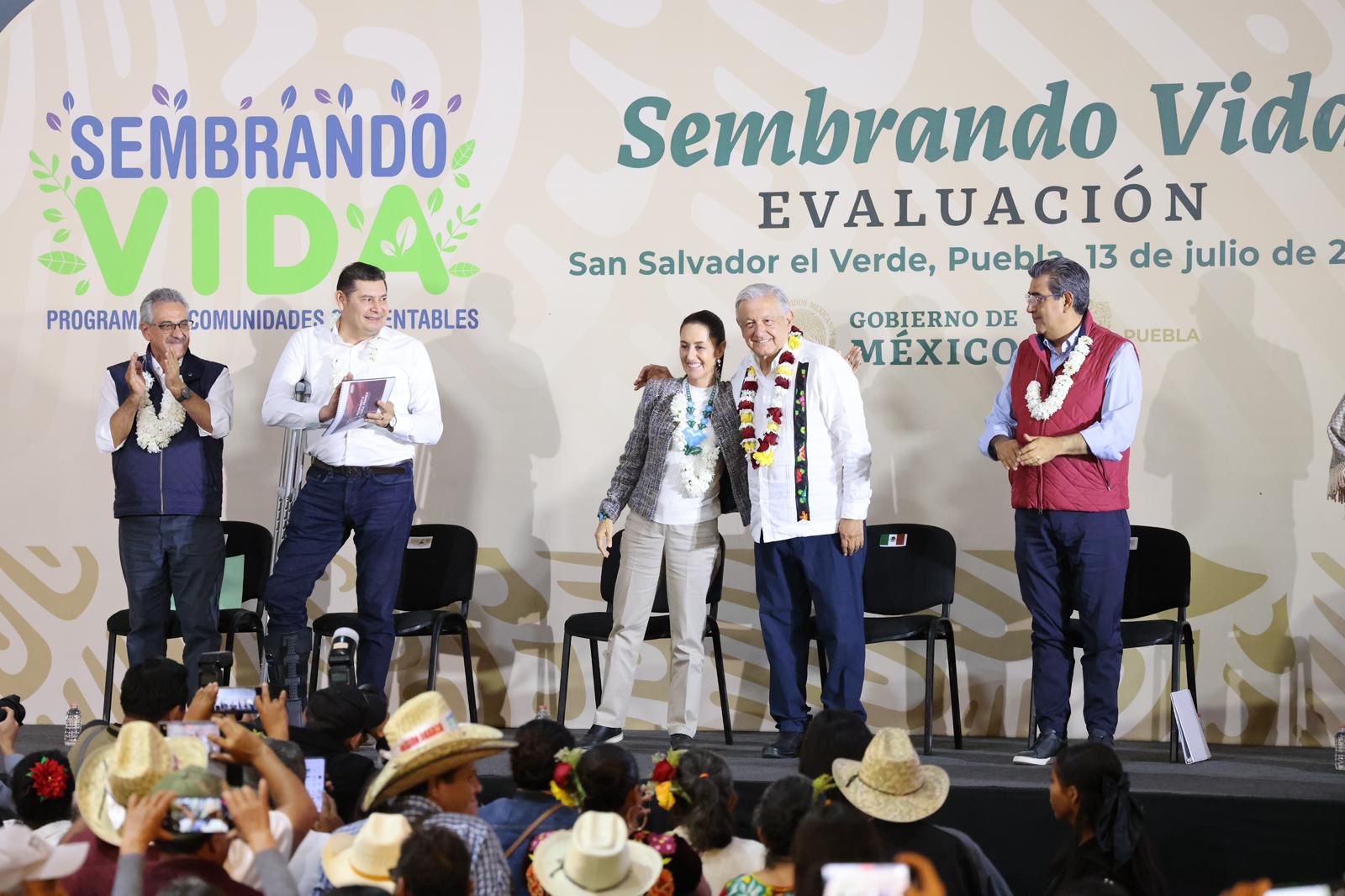 En Puebla, Sheinbaum promete la continuidad de programas sociales