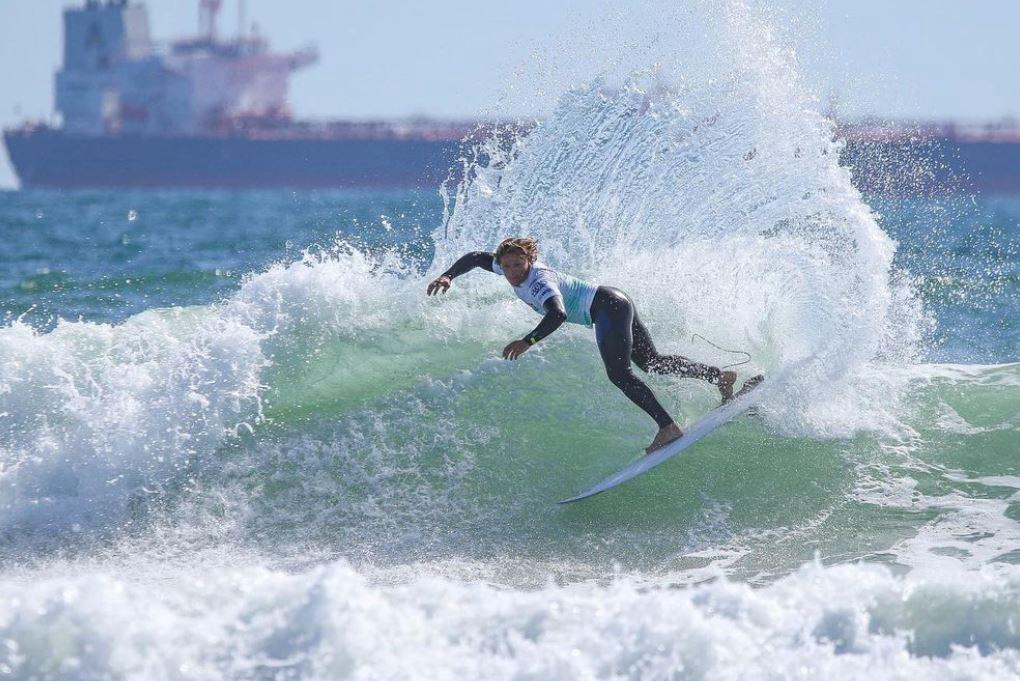 Alan Cleland concluye participación en el surf de Juegos Olímpicos