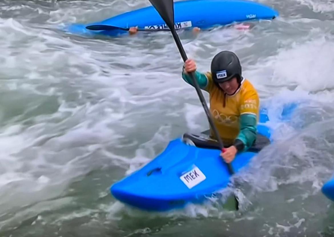 La poblana, Sofía Reinoso, avanza en kayak cross de París 2024