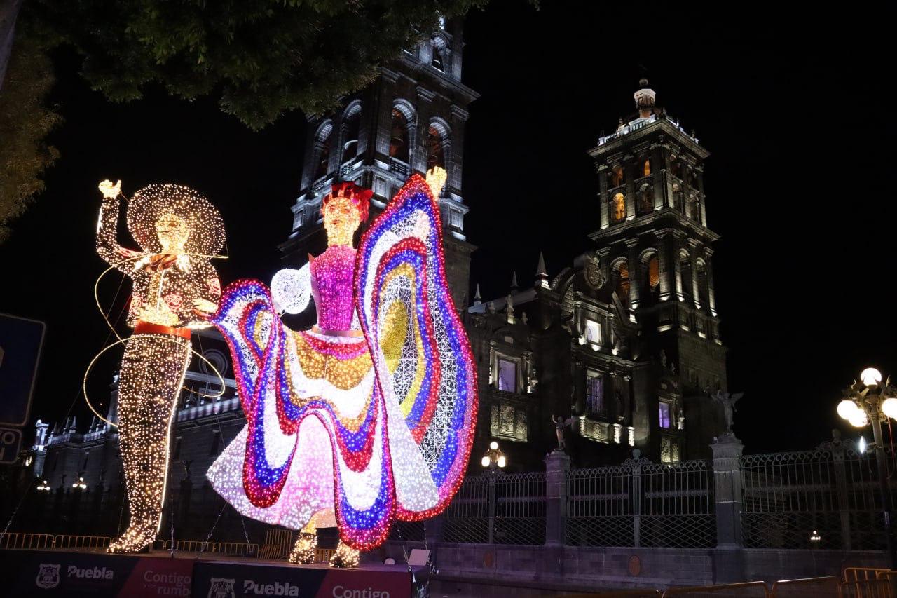 Puebla da inicio a las Fiestas Patrias con el encendido de luces