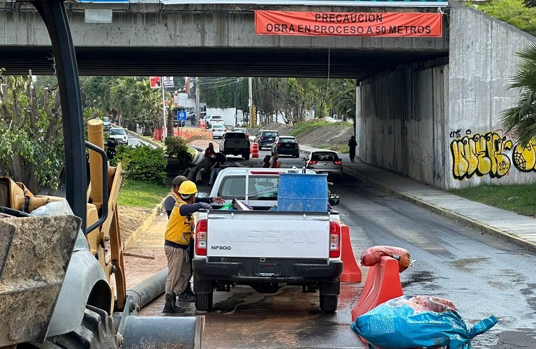 Construyen línea de reforzamiento de agua sobre la calzada Zavaleta