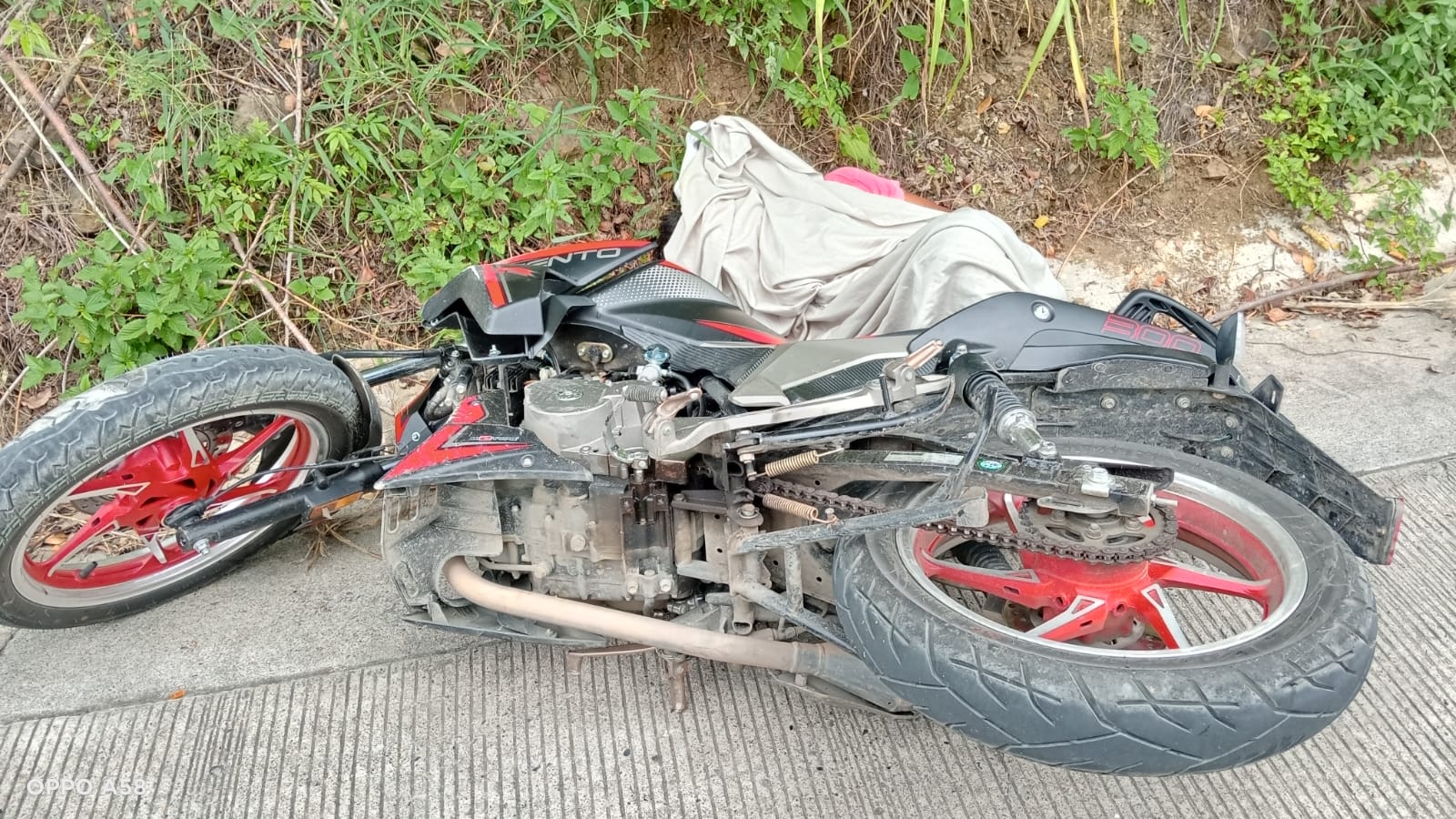 Motociclista muere tras ser atropellado por un vehículo en Jolalpan