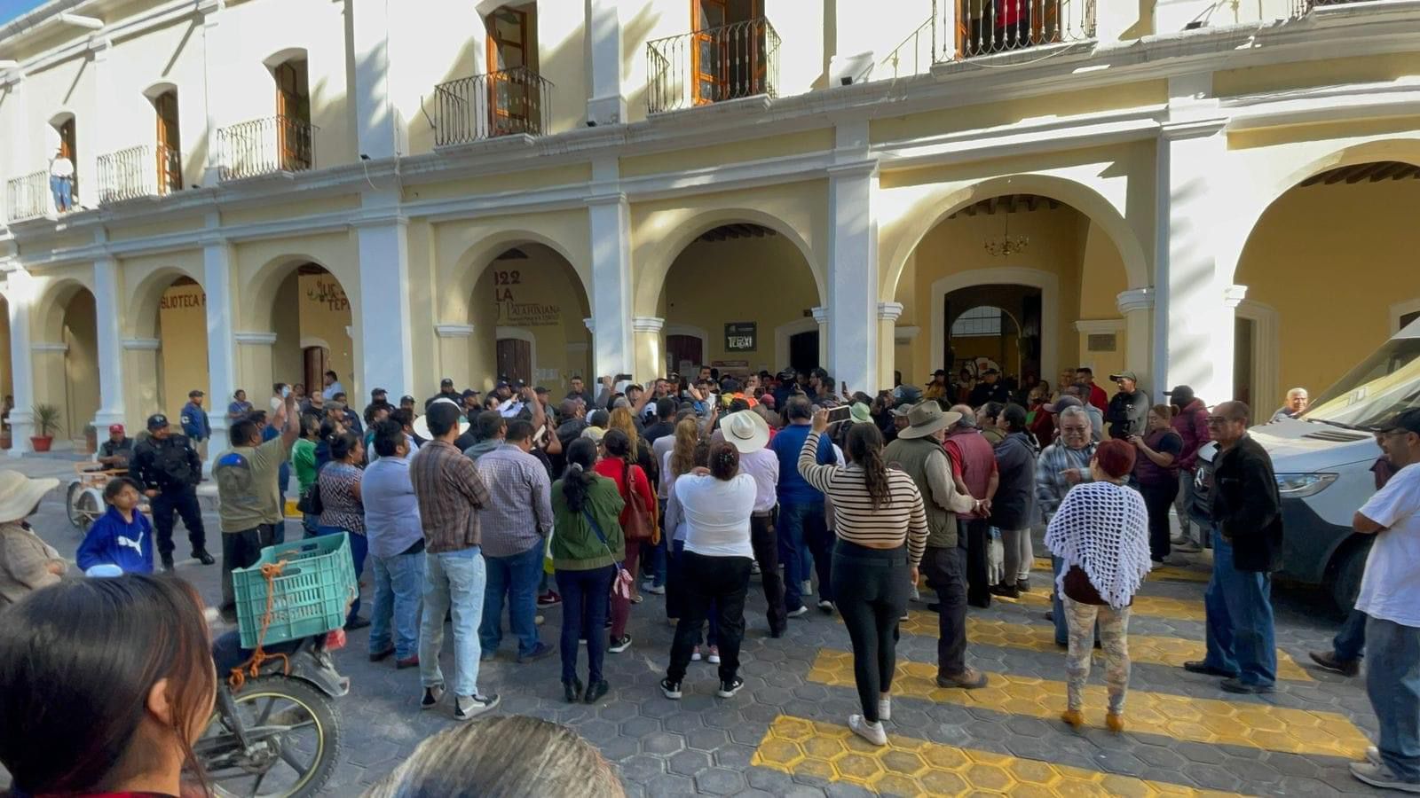 Denuncian desatención de Humberto Bolaños a problemas de habitantes de Tepexi