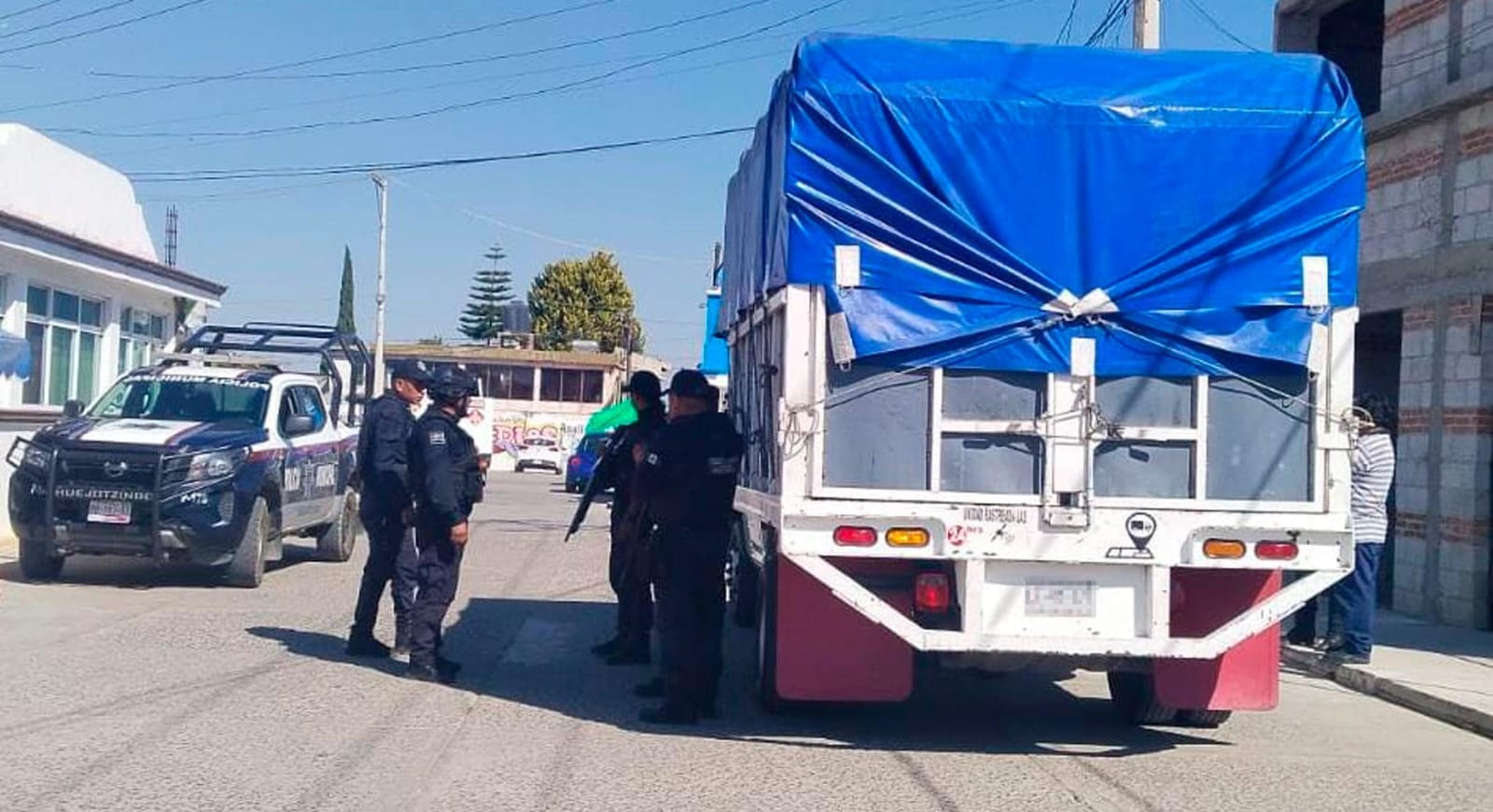 Policías de Huejotzingo frustran el robo de una camioneta