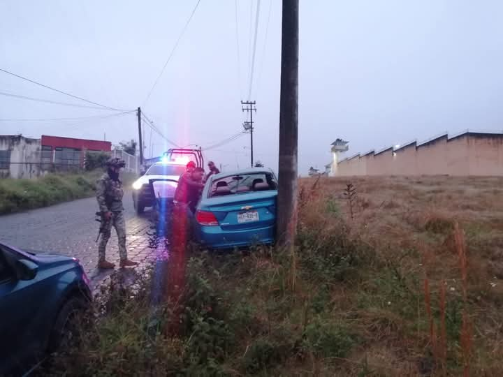 Ministerio público de Huauchinango sufre accidente y es trasladada a un hospital