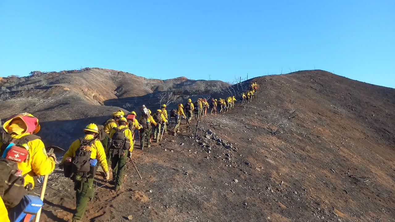 En California, delegación mexicana realiza patrullajes para detectar puntos de calor y remover escombros