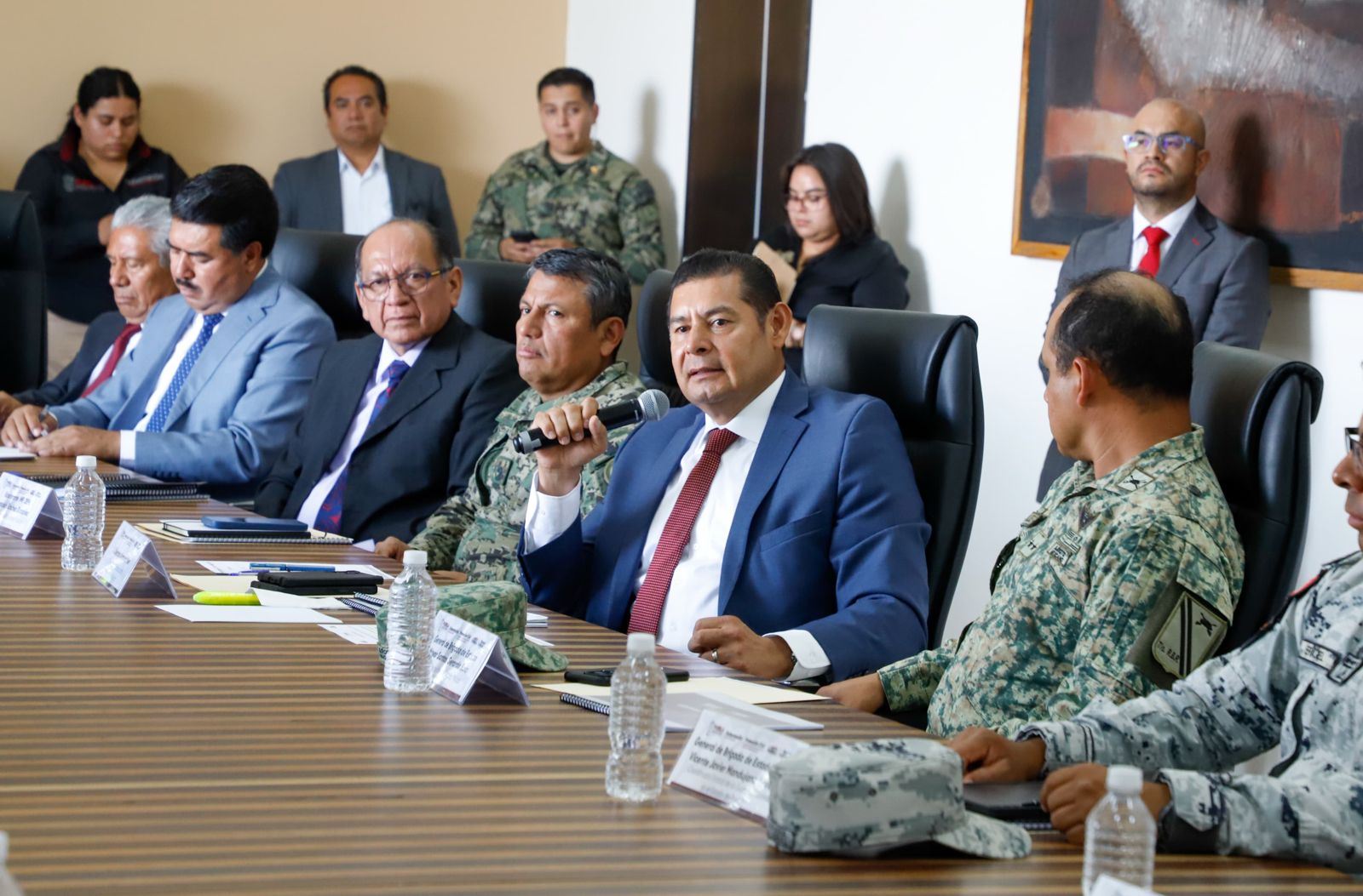 Gobierno estatal garantiza paz con alto mando en seguridad: Armenta