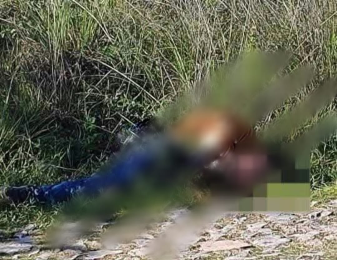 Hallan dos cuerpos en carretera Huajuapan-Acatlán, uno con tiro en la cabeza