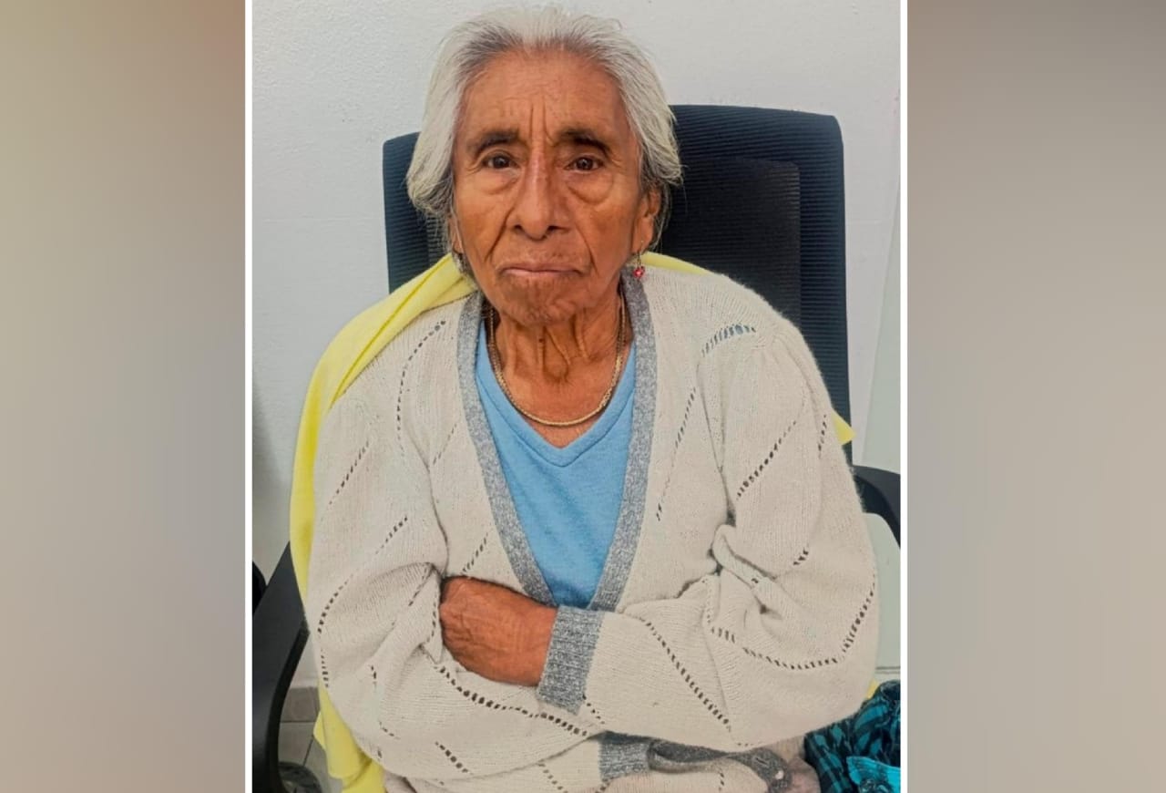Elvira Escamilla García busca a sus familiares en Cuautlancingo 