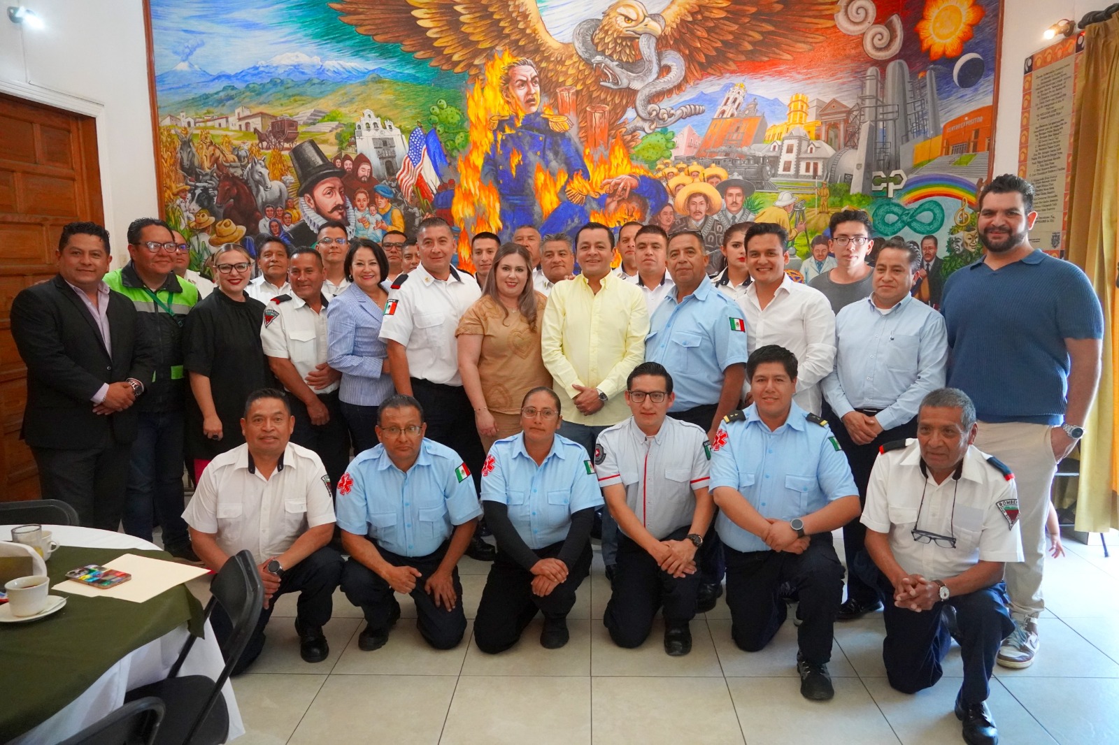 Gobierno de Texmelucan entrega incentivos económicos a bomberos en su día