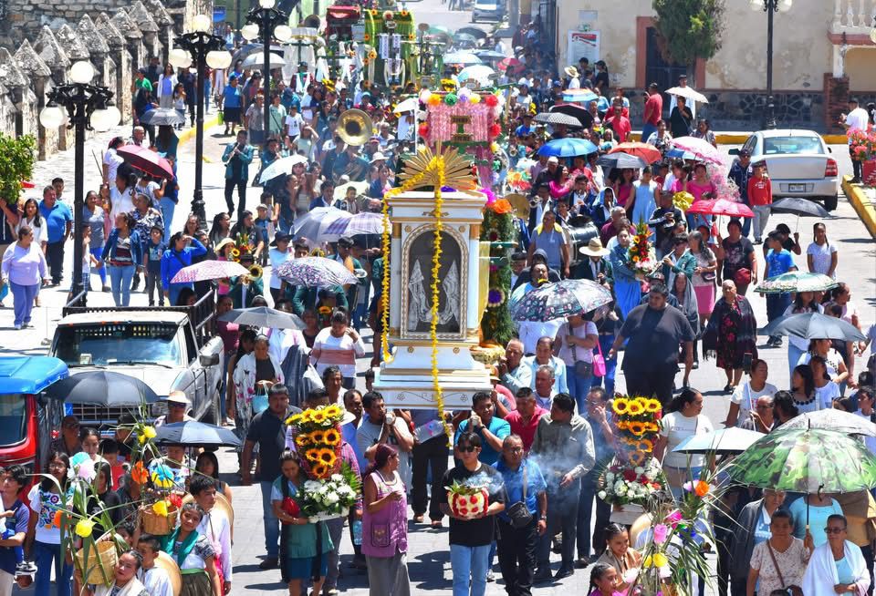 Huaquechula celebra la aparición de la Santa Cruz, símbolo de fe y hermandad 