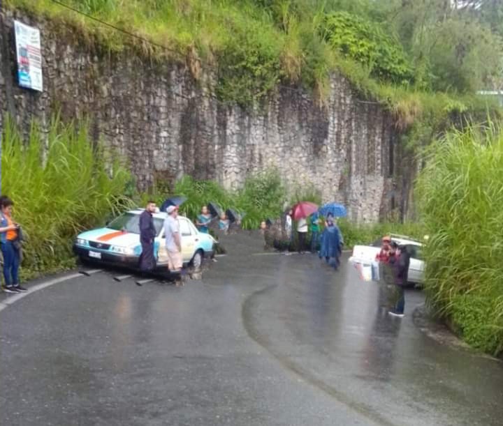 Choque deja tres heridos en Hueytamalco tras lluvias