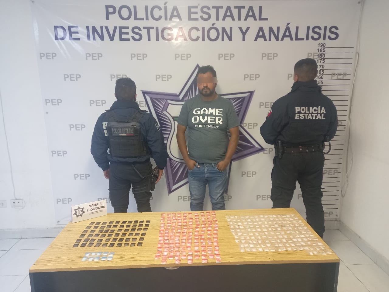 Cae asaltante de transporte de carga con 360 dosis de droga en Xicotepec