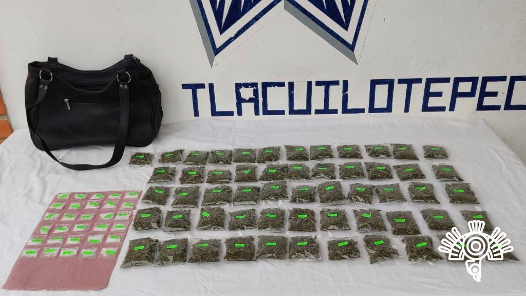 Narcomenudistas abandonan 86 dosis de droga en calles de Xicotepec