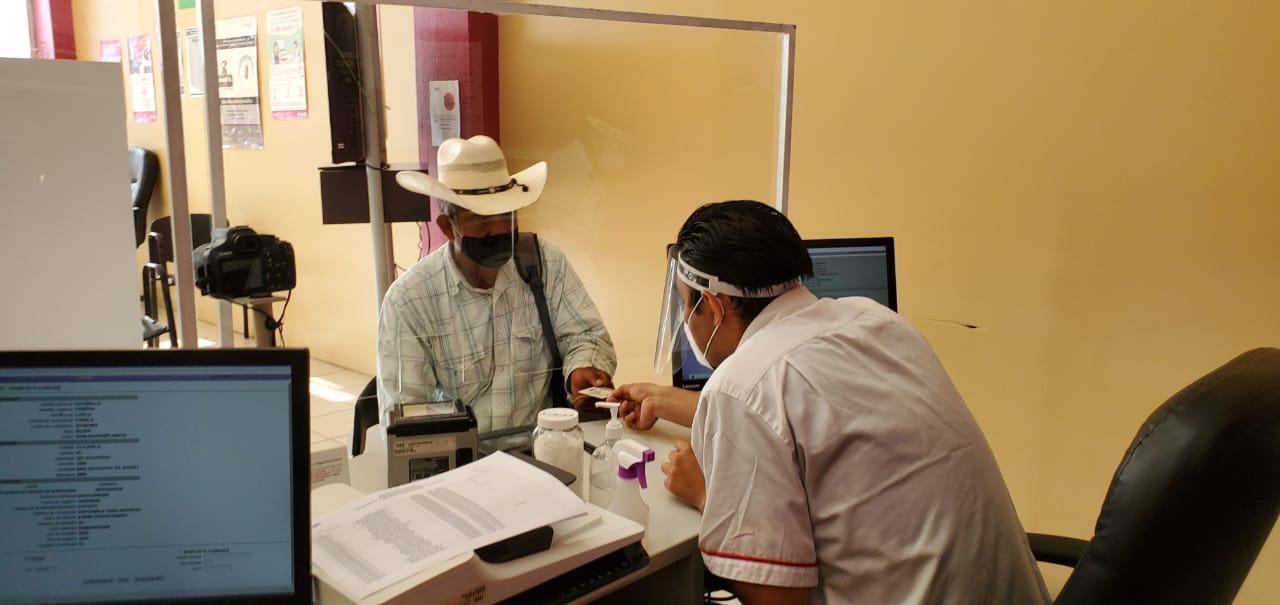 Entrega INE 606 credenciales en primer día de actividades en municipios poblanos