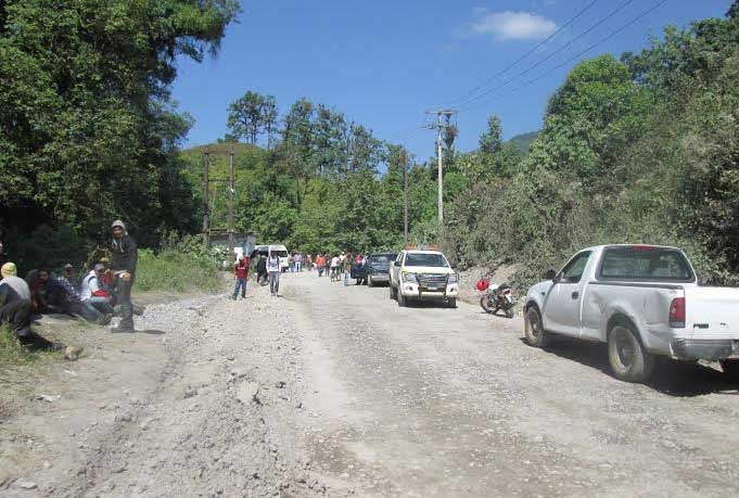 Exigen a Gasomex reparación de carretera en Xicotepec
