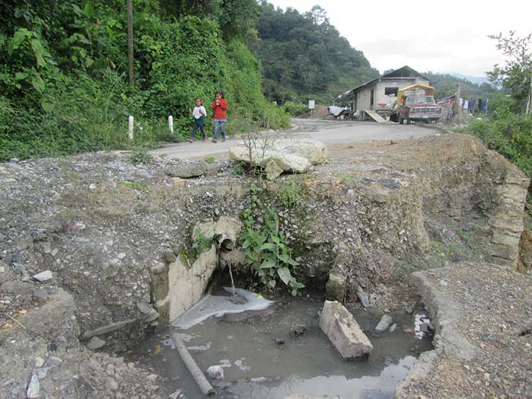 En riesgo de derrumbe tramo de la vía corta Xolotla-Pahuatlán