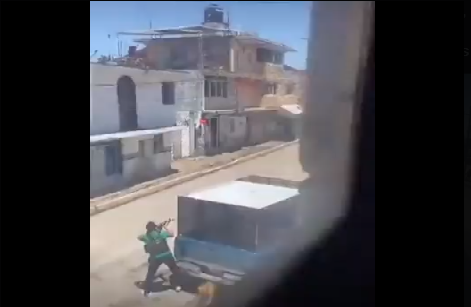VIDEO Asalto a Oxxos en Xoxtla desata balacera entre ladrones y policías