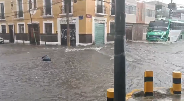 Puebla en caos por la fuerte lluvia de este sábado 