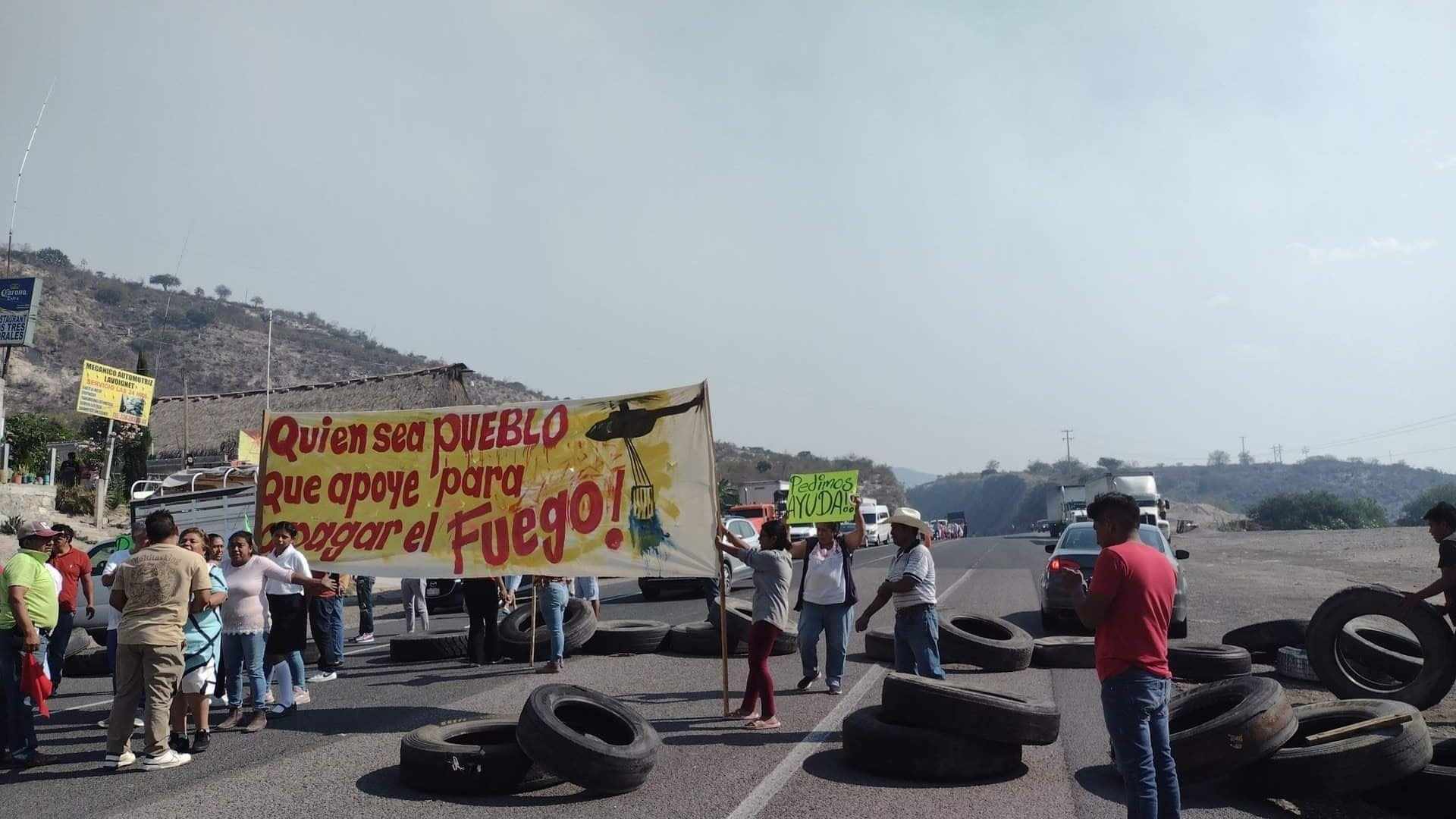 Cumple más de 30 horas bloqueo de la autopista Cuacnopalan-Oaxaca
