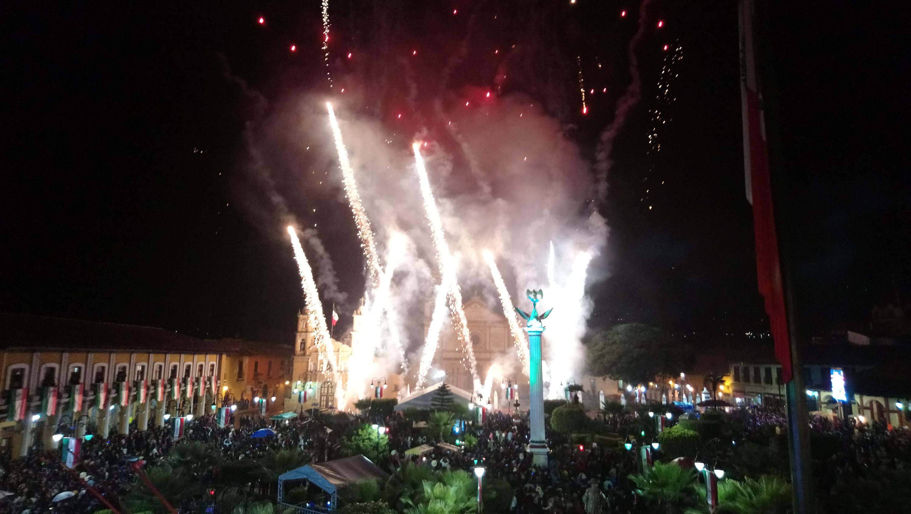 Celebra Zacapoaxtla en grande el 15 de septiembre