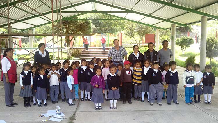 Alcalde de Zacapoaxtla entrega apoyos y supervisa obras en Francisco I Madero