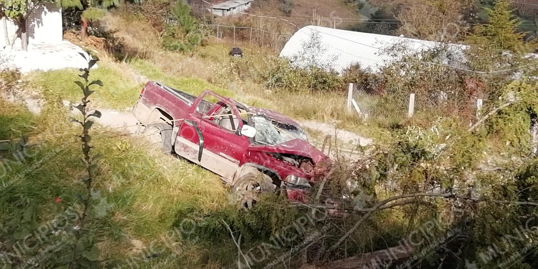 Un lesionado deja volcadura en Zacapoaxtla