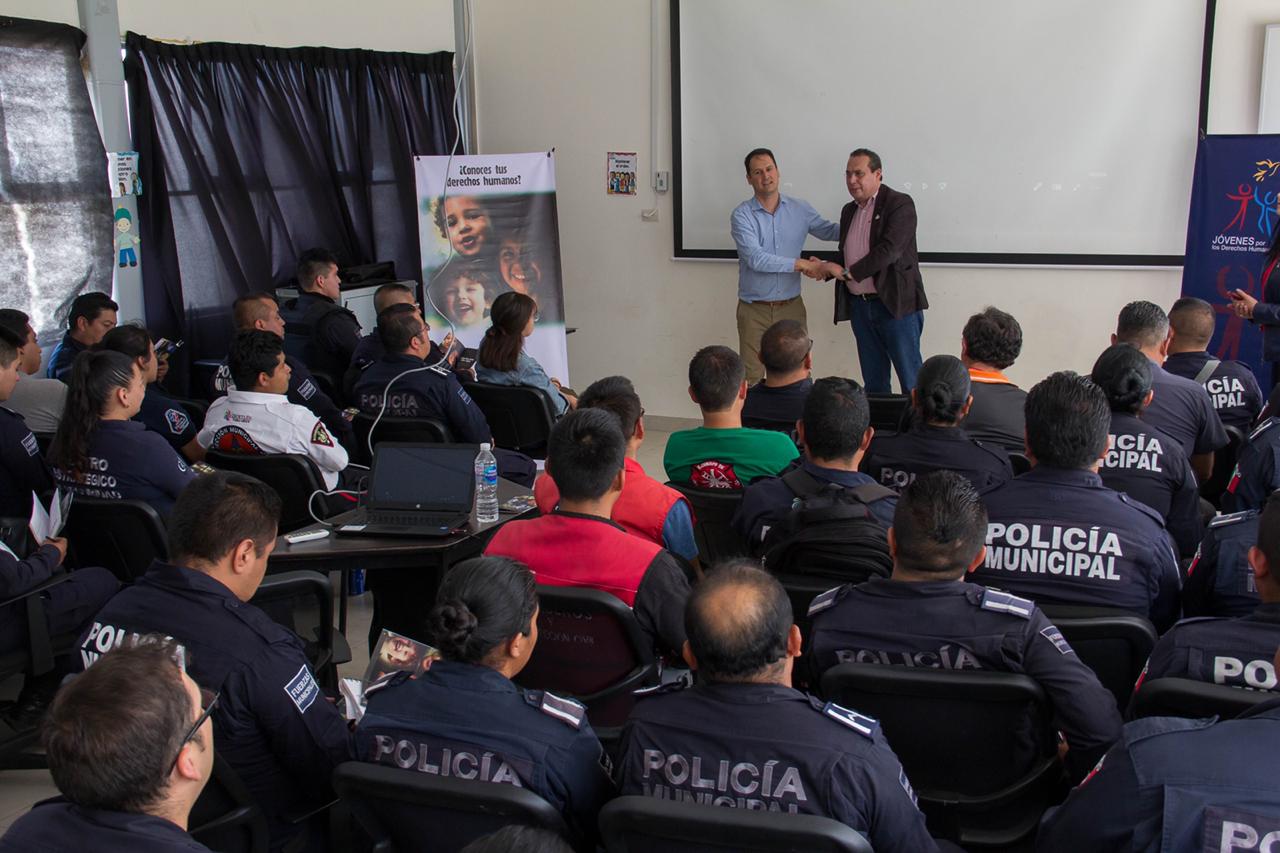 Capacitan a policías de Zacatlán en Derechos Humanos